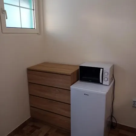 Apartmán Koezponti 2 *